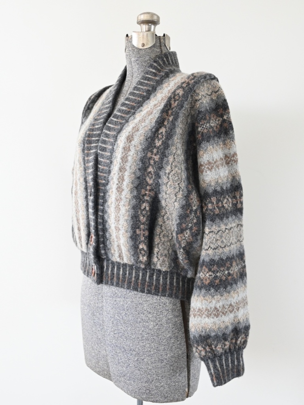 Vintage Heather Knits Gray Tan Striped Structured Cardigan w/ Wooden Buttons - Picture 3 of 9